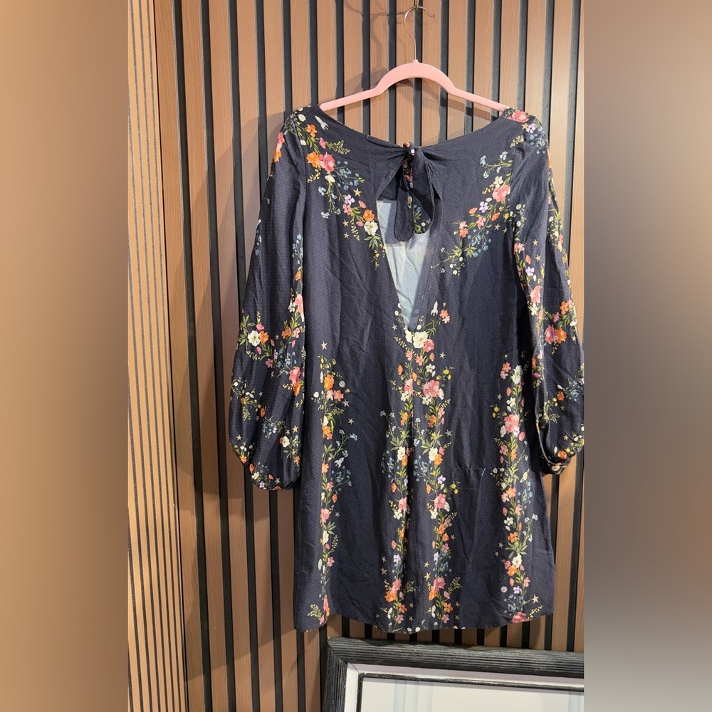 Farm Floral Black Top Sz L - Picture 4 of 11